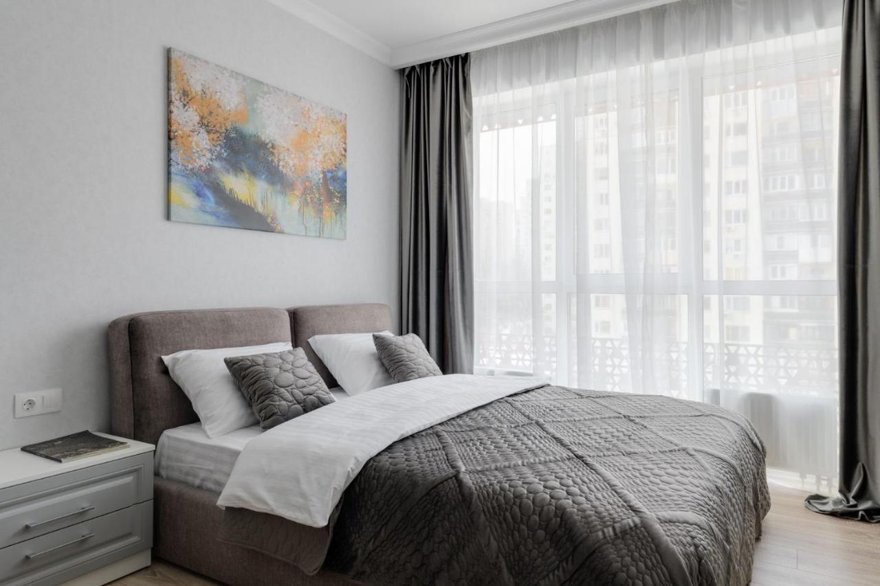 Modern New Cozy Apartment Kvartet Railway Station Kiev Eksteriør billede