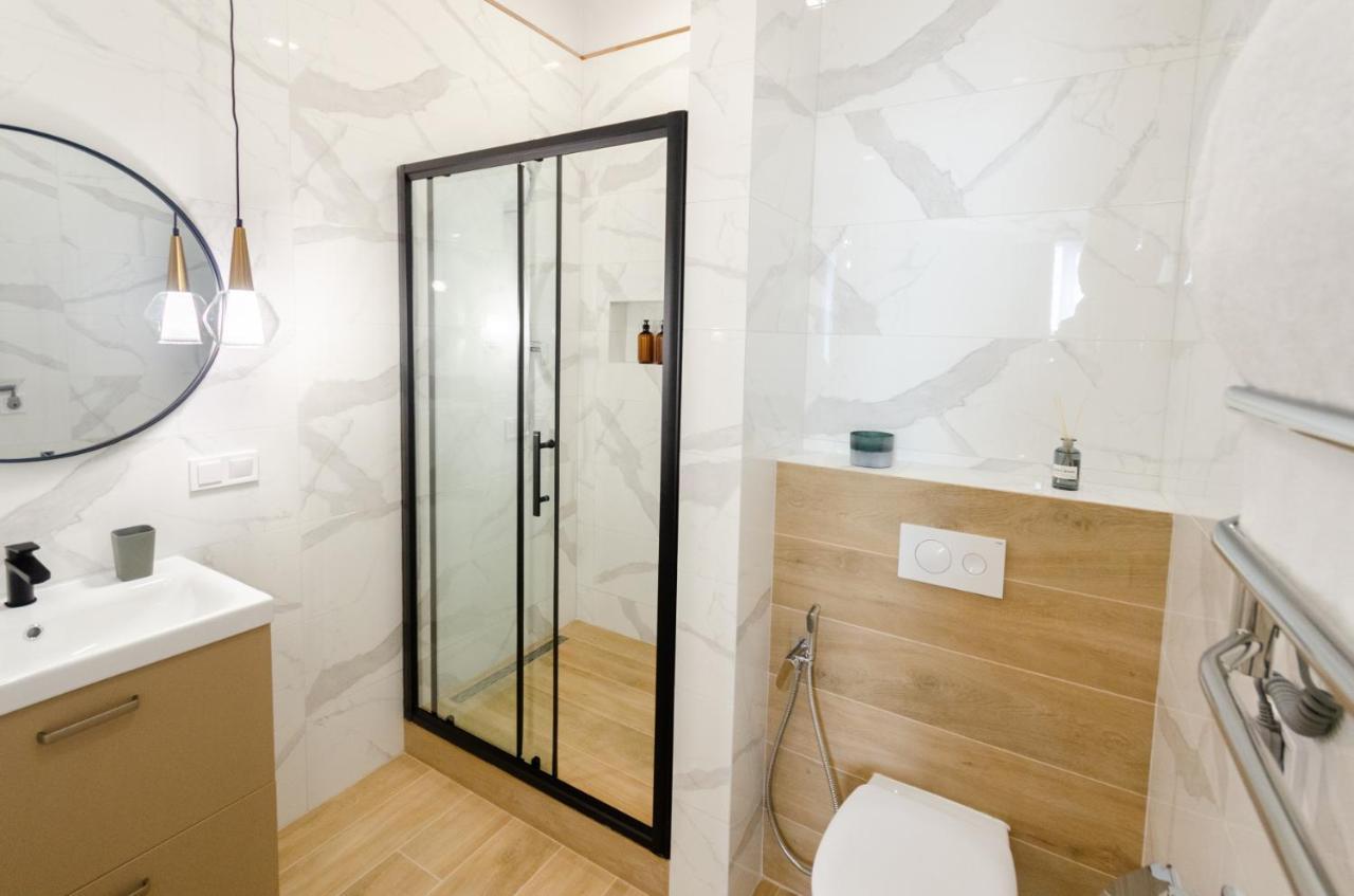 Modern New Cozy Apartment Kvartet Railway Station Kiev Eksteriør billede