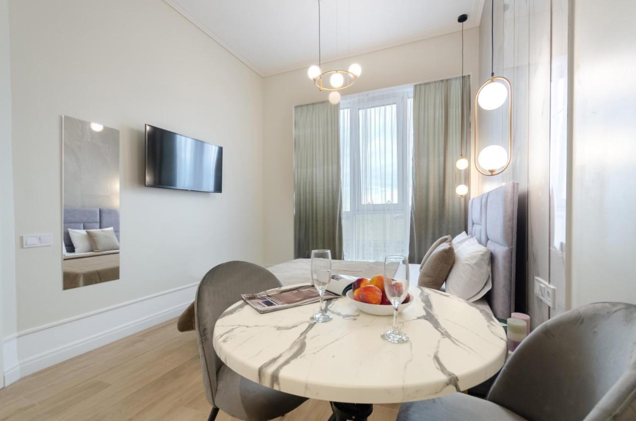 Modern New Cozy Apartment Kvartet Railway Station Kiev Eksteriør billede