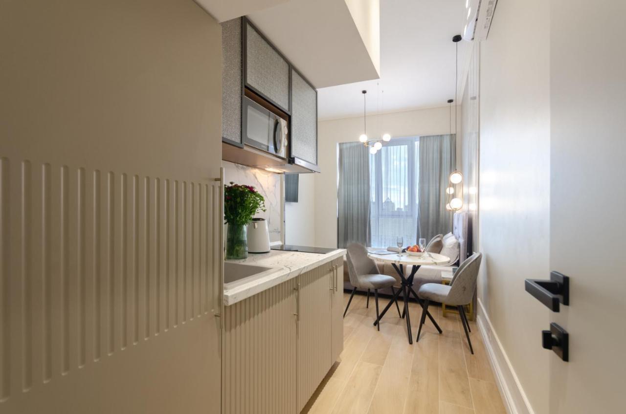 Modern New Cozy Apartment Kvartet Railway Station Kiev Eksteriør billede