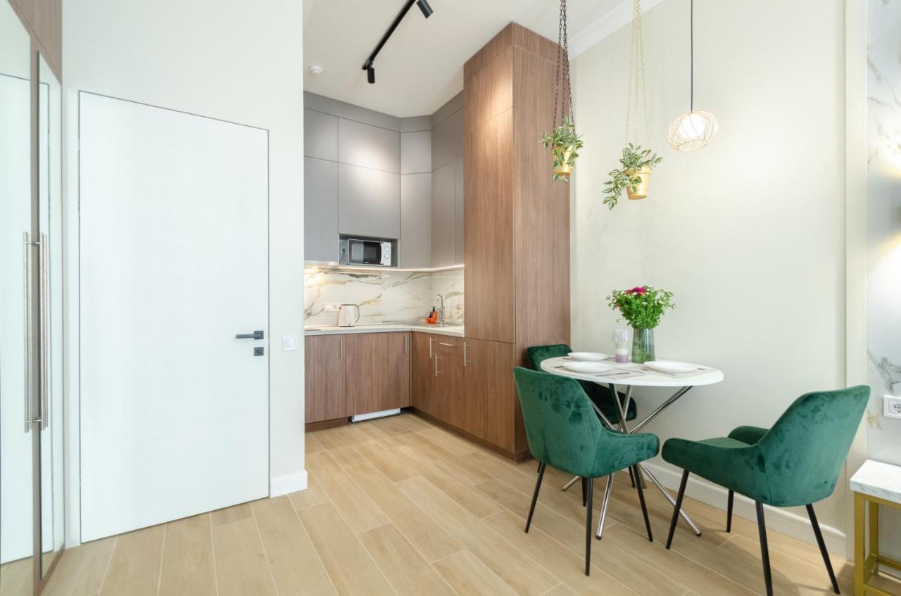 Modern New Cozy Apartment Kvartet Railway Station Kiev Eksteriør billede